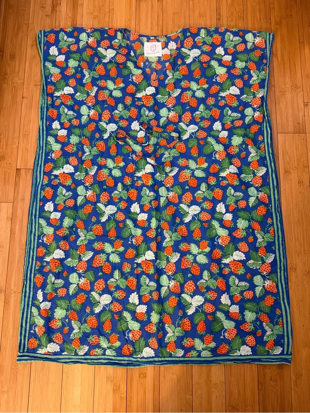 Rare Printfresh Let’s Cruise Caftan in Strawberry Fields Queen Blue OS